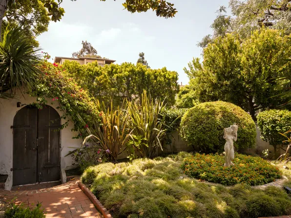 311 Amalfi Dr, Santa Monica, CA 90402