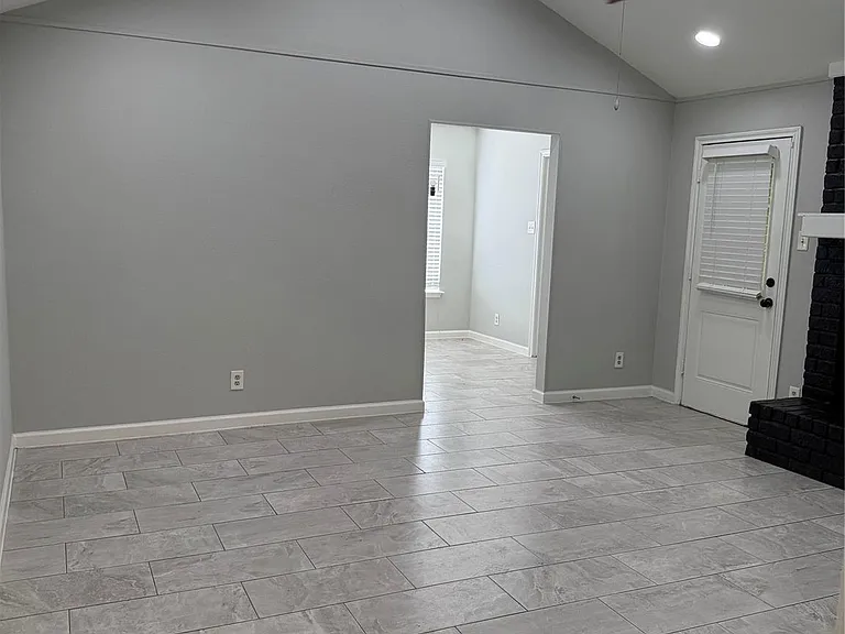 9002 Roos Rd — Photo 12