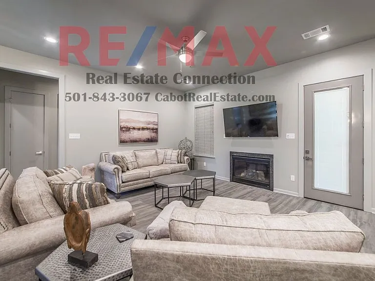 417 Cobblestone Dr — Photo 3