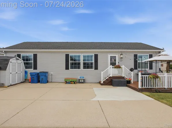 16206 Lancaster Way, Holly, MI 48442