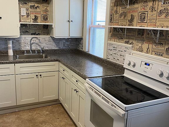 4th image of 881 27th Ave SE #1