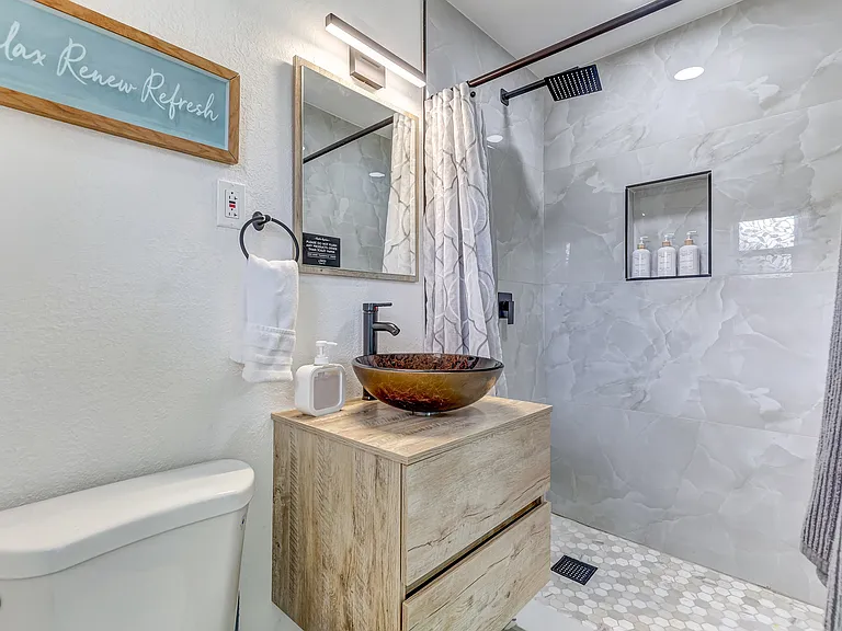 1800 Augustine Dr — Photo 11