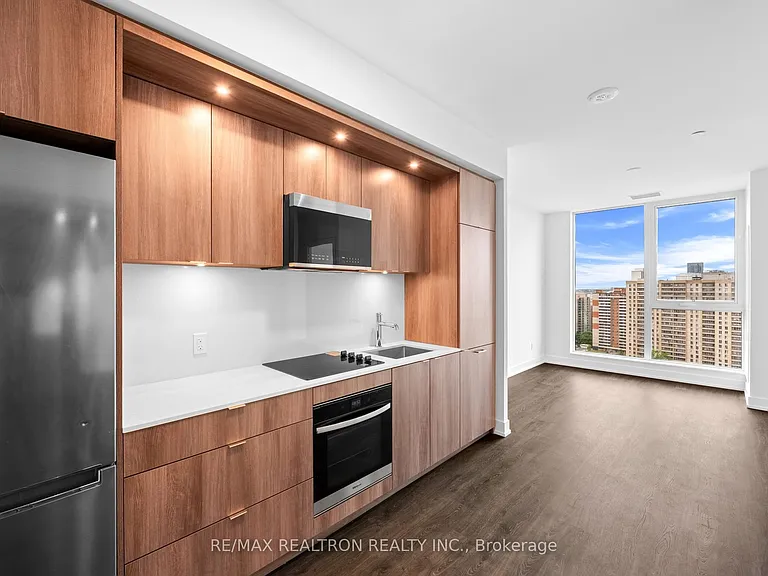 25 Cordova Ave #Penthouse 06 — Photo 11
