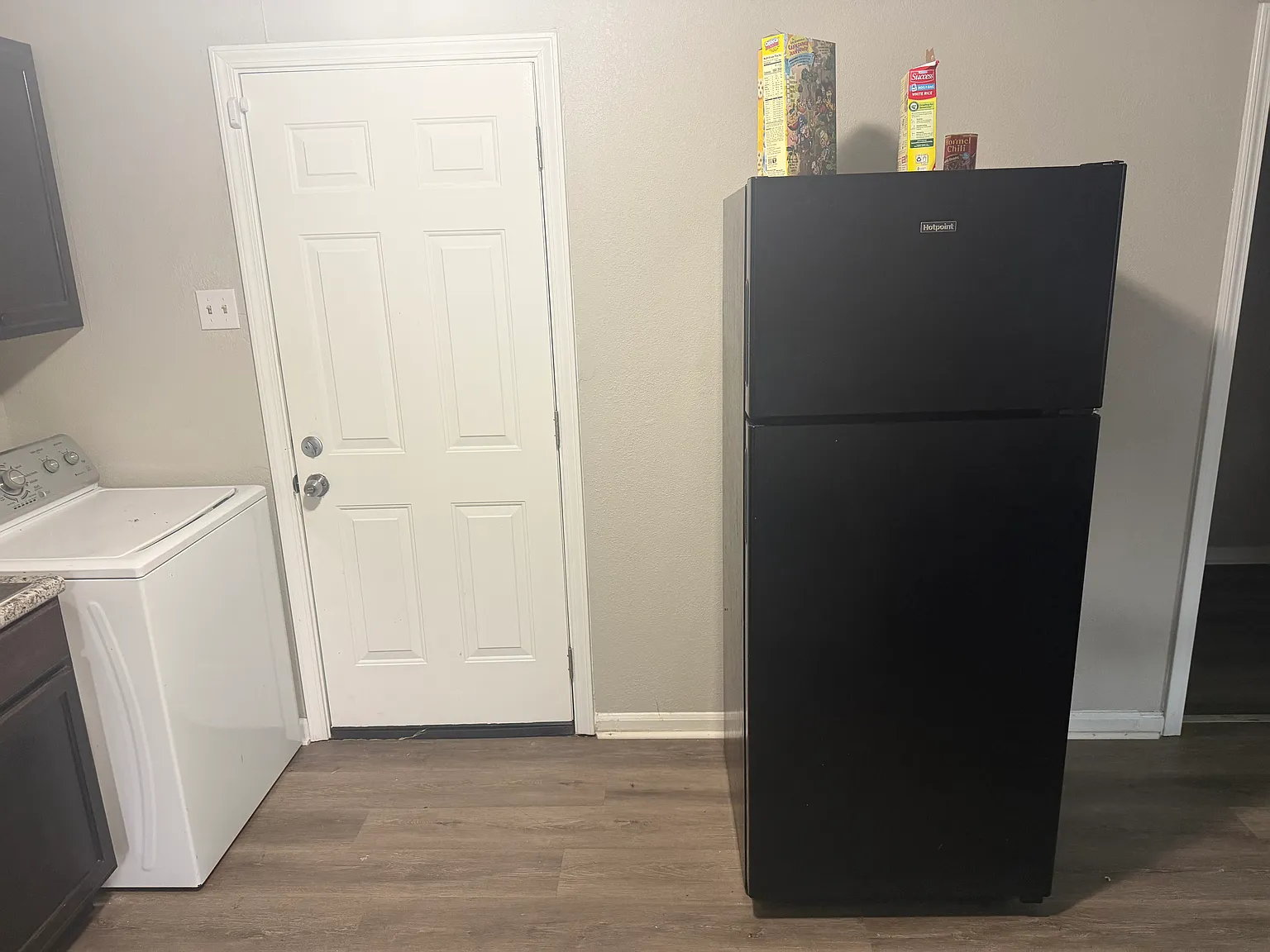 3 bed, 854 sqft, $800 — Photo 3