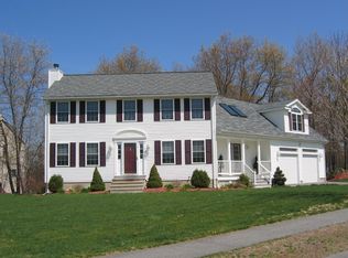 1 Horseshoe Ln, Clinton, MA 01510