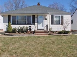 32054 Densmore Rd, Willowick, OH 44095