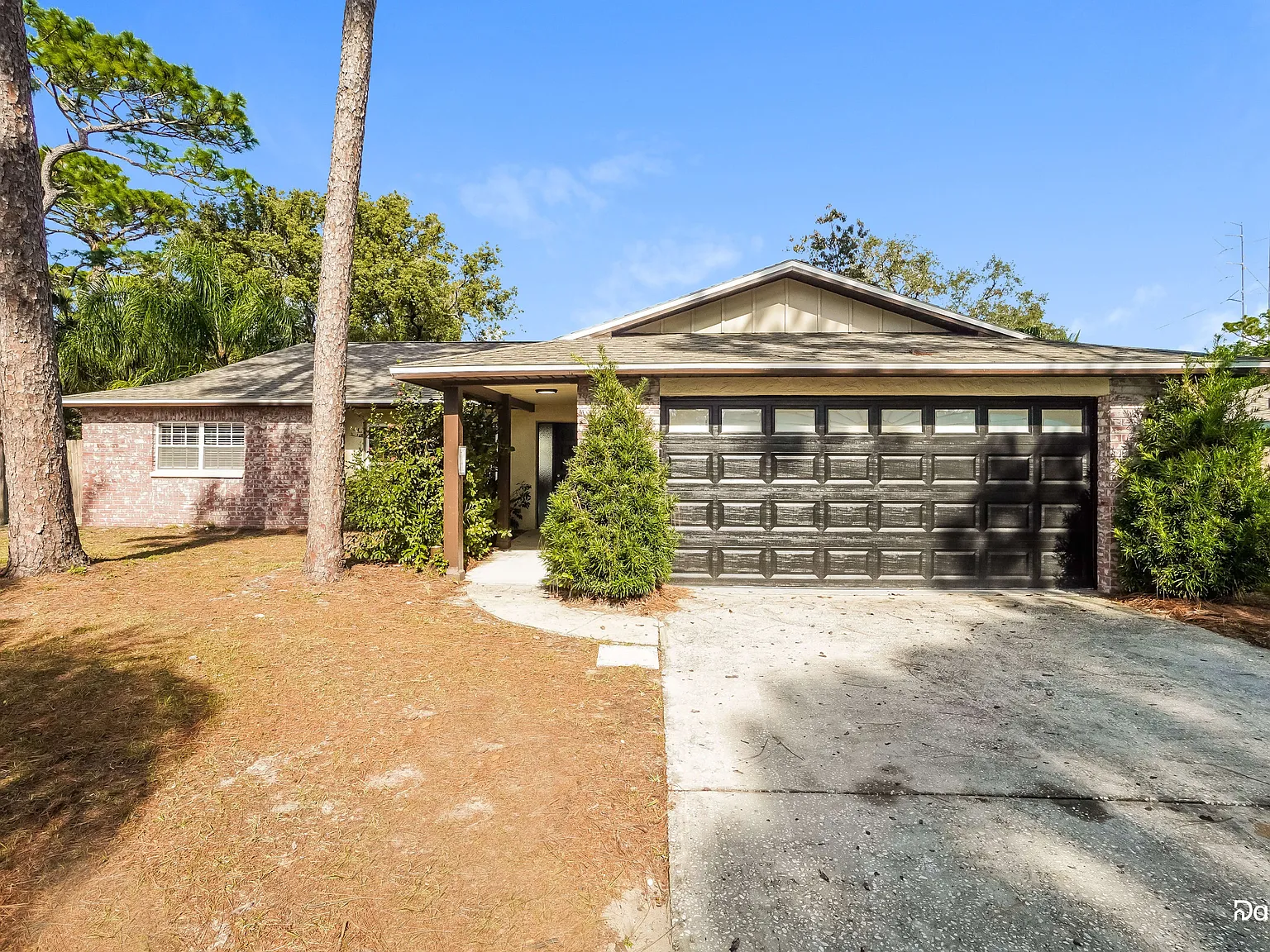 3 bed, 2.0 bath, 1815 sqft, $2,585 — Photo 1