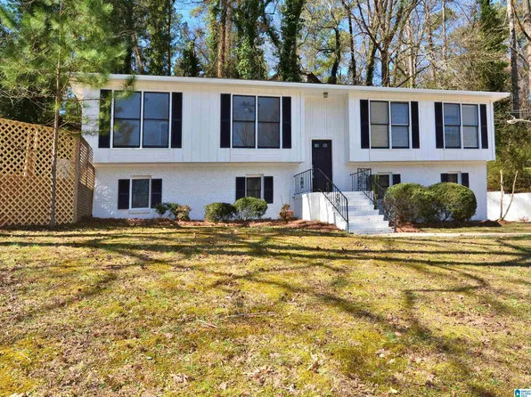 3466 Heather Ln, Birmingham, AL 35216