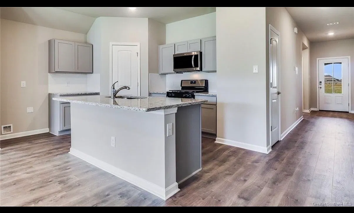 4 bed, 1874 sqft, $2,500 — Photo 2