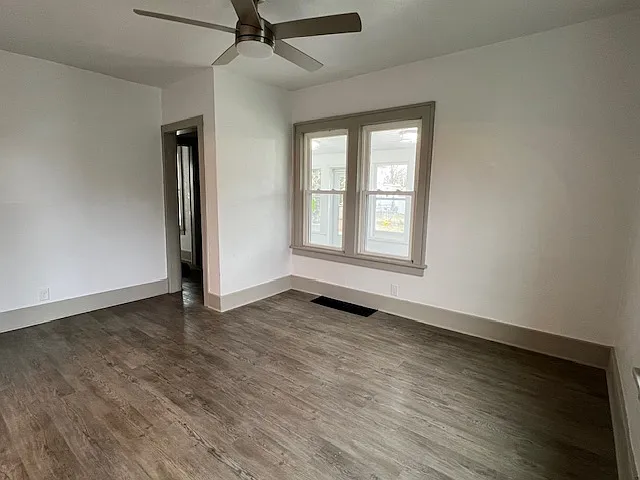 211 Columbia St — Photo 10