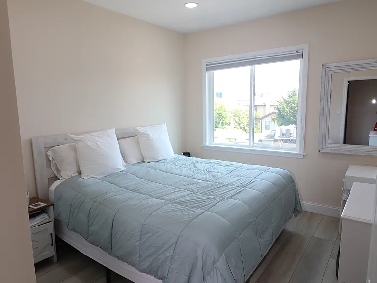 1 1/2 N Newport Ave #3A — Photo 8