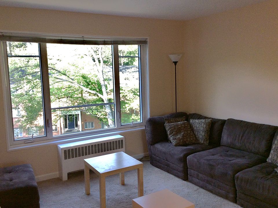 Living Rooom with great picture window