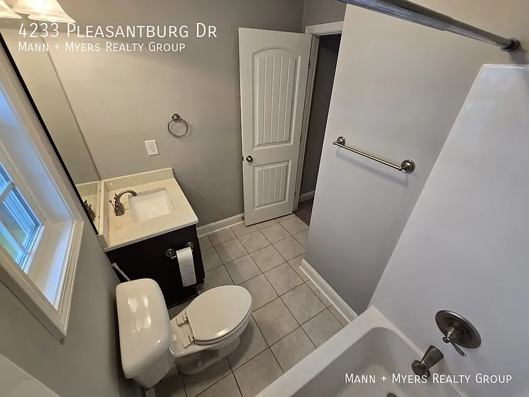 4233 Pleasantburg Dr — Photo 32