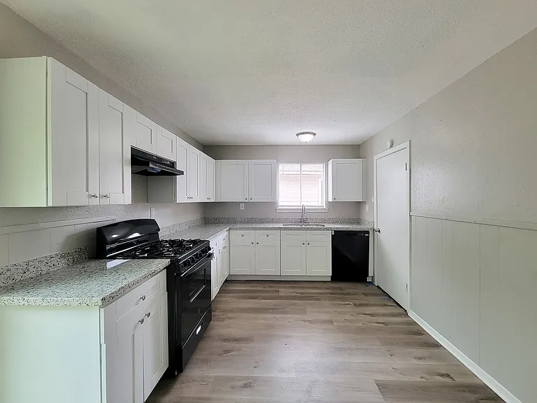 3121 Proswimmer St — Photo 14
