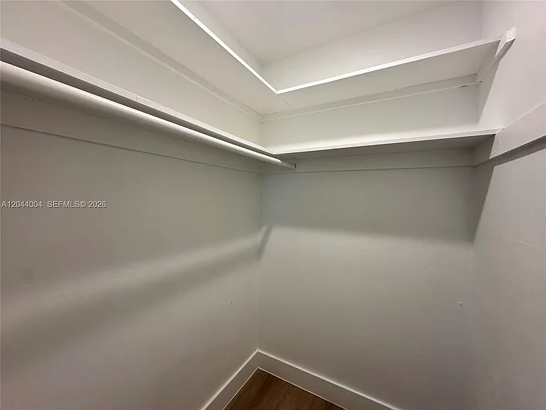 3700 NE 22nd Ave #4 — Photo 9