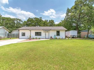 104 Lynn Dr, Azle, TX 76020