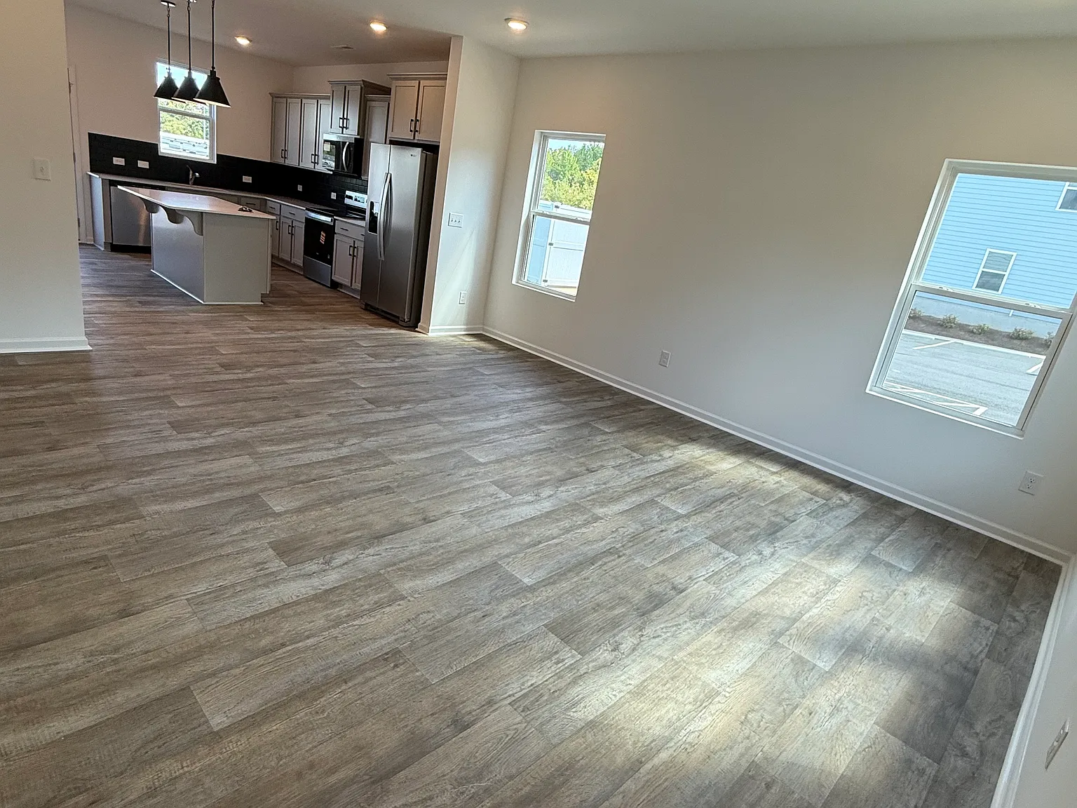 3 bed, 2.5 bath, 1338 sqft, $1,900 — Photo 2
