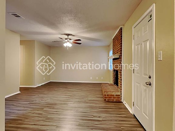 4th image of 2236 Turf Club Dr