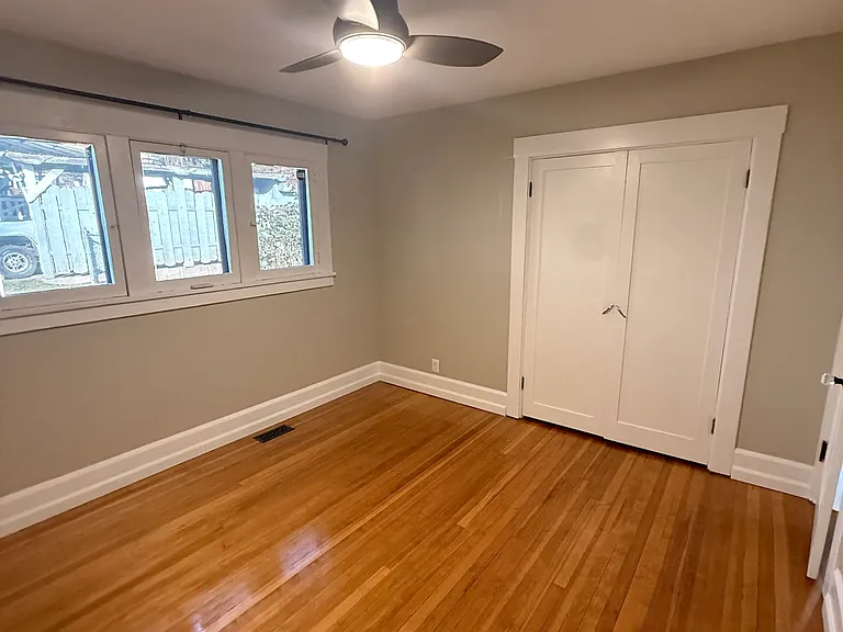 923 S 21st Ave — Photo 24