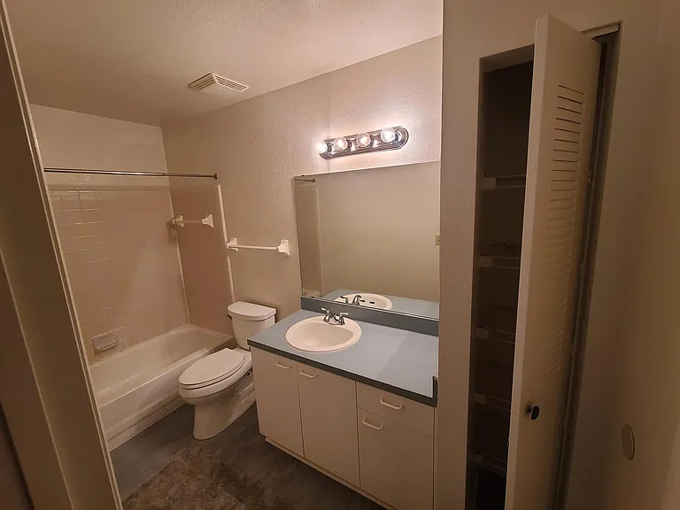 1613 Columbia Arms Cir #244 — Photo 10