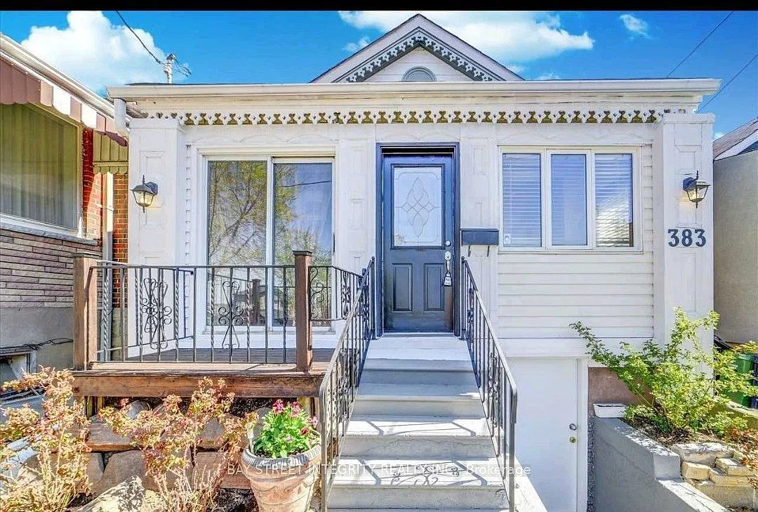 3 bed, $2,900 — Photo 1