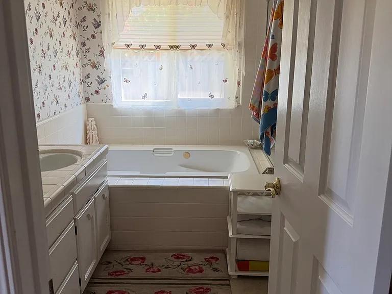 Oakmont Dr — Photo 5