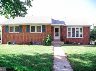 3216 Crest Rd, Harrisburg, PA 17109