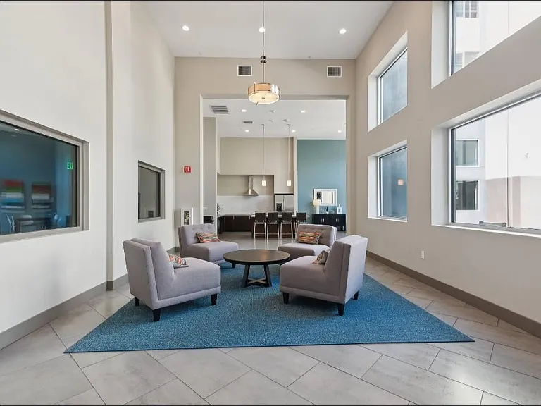 Charlotte Park — Photo 10