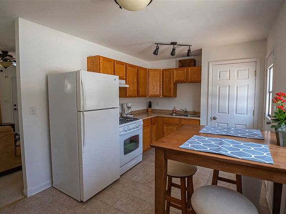 5th image of 3204 Nashold Dr