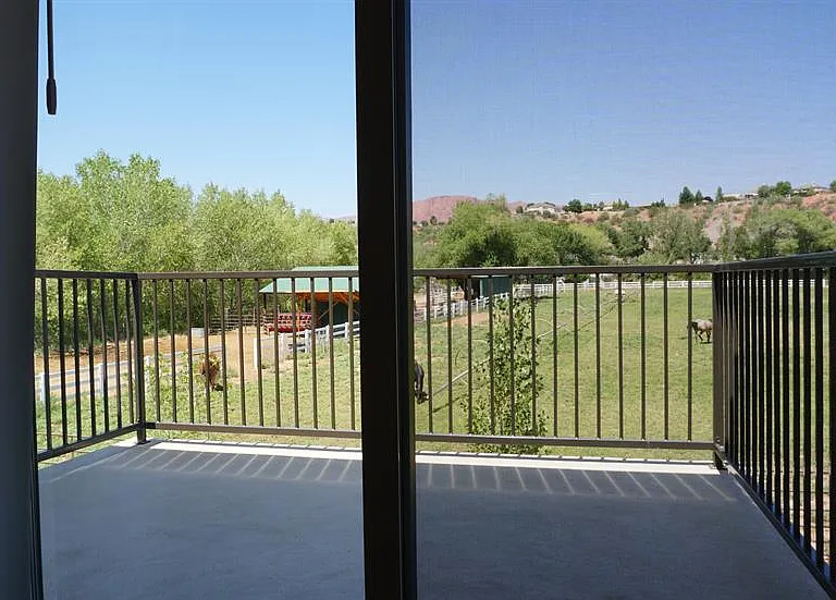 3720 Gates Cir — Photo 10