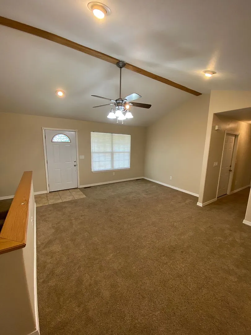 Building Photo - 21123 Hideaway Ln