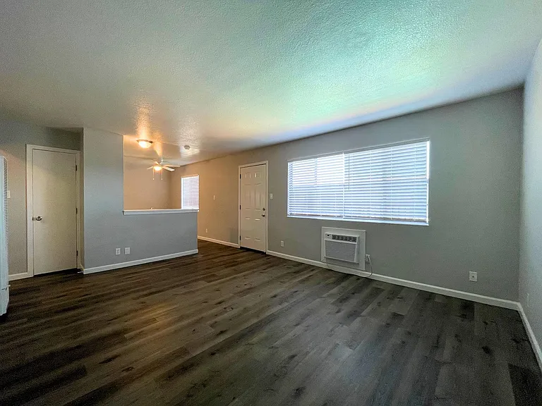 Lincoln Courtyards at 531 Glendora Avenue — Photo 17