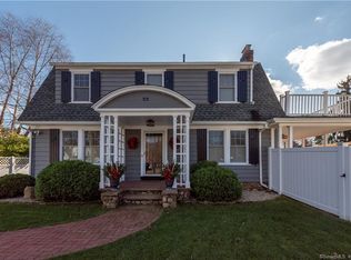 22 Elizabeth St, Branford, CT 06405