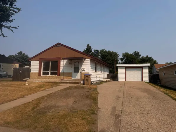 410 17th Ave SW, Minot, ND 58701