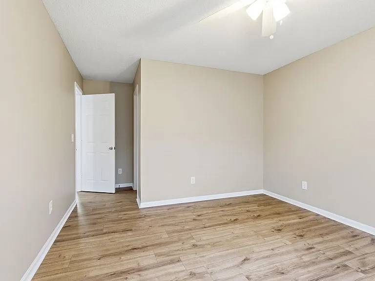 2717 Kennedy Ct — Photo 22