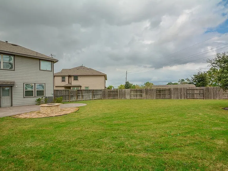6490 Calgary Woods Ln — Photo 32