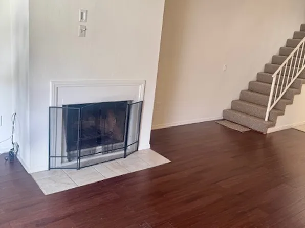 5263 Colodny Dr Unit B4, Agoura Hills, CA 91301