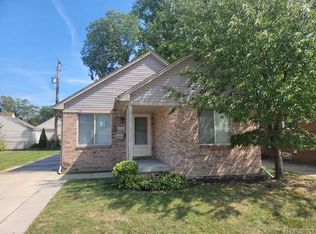 22158 David Ave, Eastpointe, MI 48021