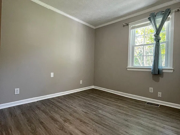 1116 Robinson Rd — Photo 16