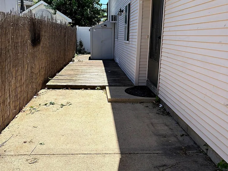 338 E Fulton St — Photo 11