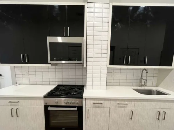 77 Court House Place image 1 of 6