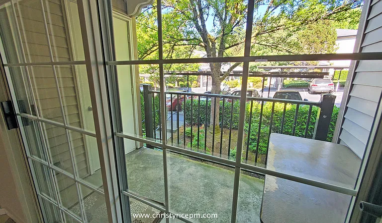 215 9th St #D201 — Photo 19