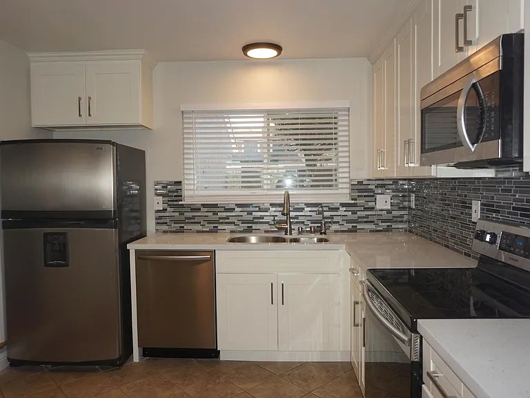 119 Amber Oak Ct — Photo 4