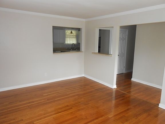5th image of 3801 Ferndale Cir