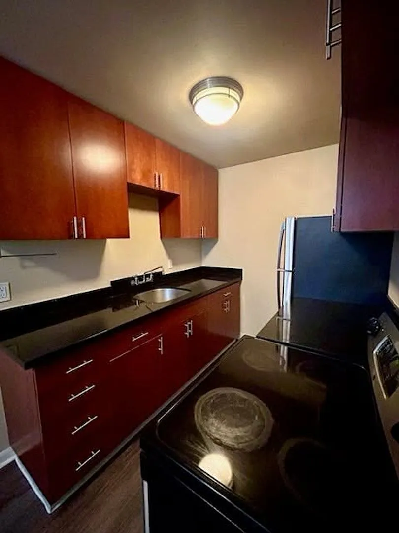 The Summit Apartments — Photo 3