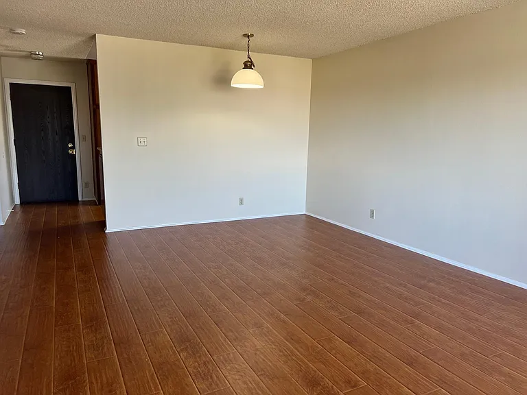 17302 Chatsworth St #7 — Photo 3
