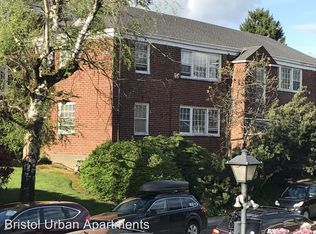 5565 NE Sandycrest Ter APT 4, Portland, OR 97213