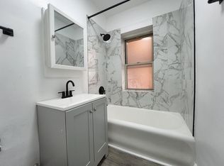 2445 E 72nd, Chicago, IL 60649