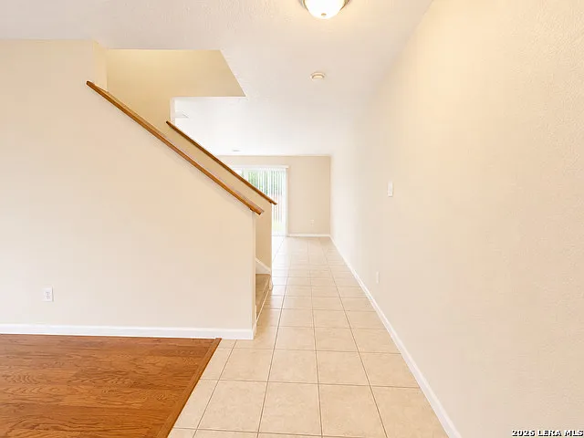 3 bed, 2.5 bath, 2144 sqft, $1,695 — Photo 2