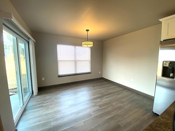 4th image of 1014 Creekside Dr